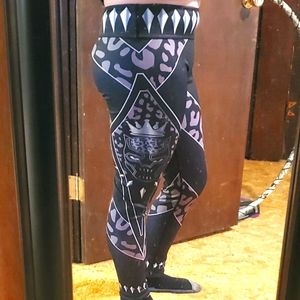 Leggings Black panther/cheeta print and diamonds L